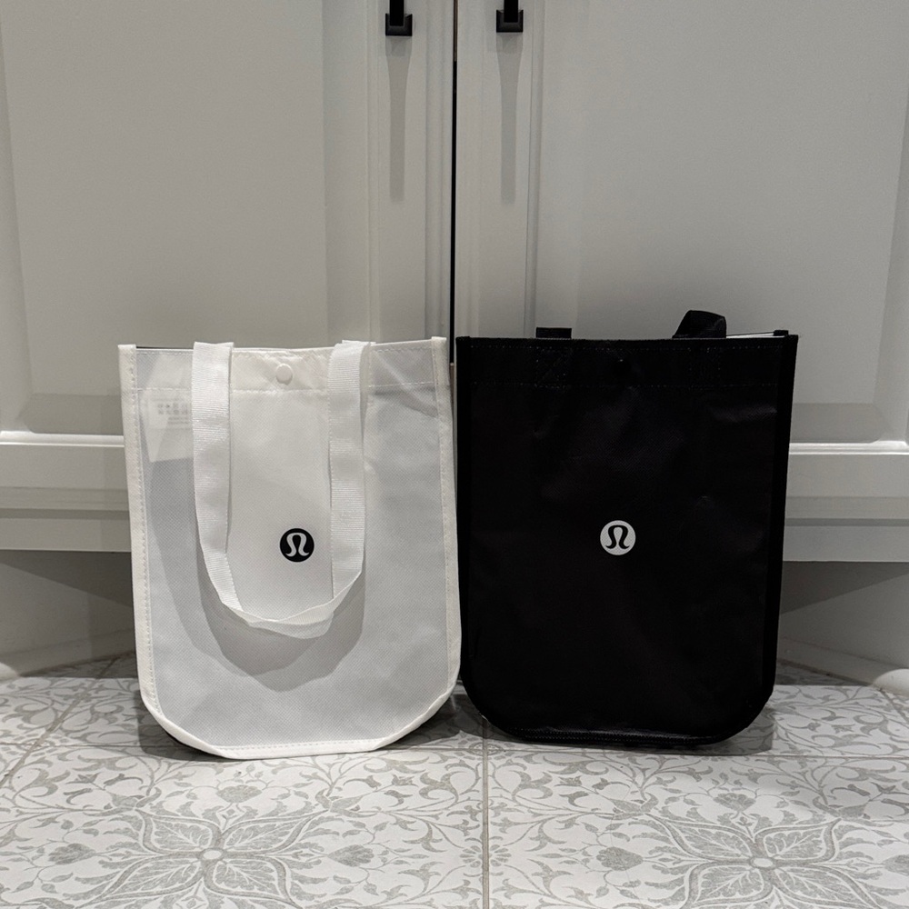 2 pack Lululemon bags